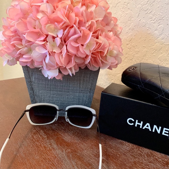 AUTHENTIC CHANEL CH4203 C459S6 Silver Gray Sun - Picture 5 of 7